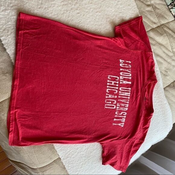 Loyola University Chicago Red T-Shirt - Picture 3 of 6